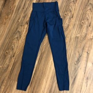 Ptula active Raenell sleek leggings size medium